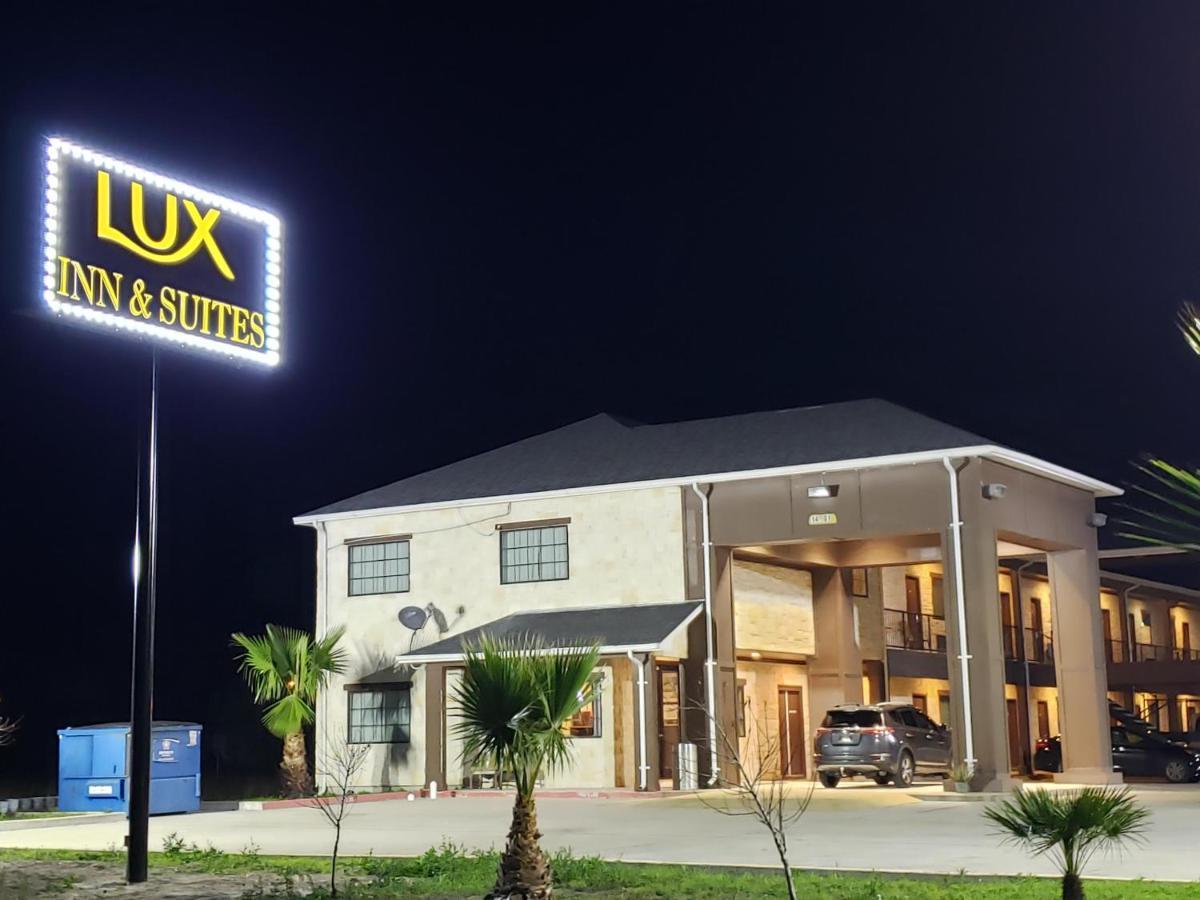 Lux Inn And Suites Three Rivers Bagian luar foto